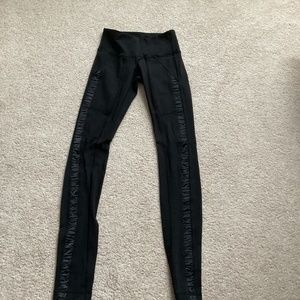 I am selling black lulu lemon pants!